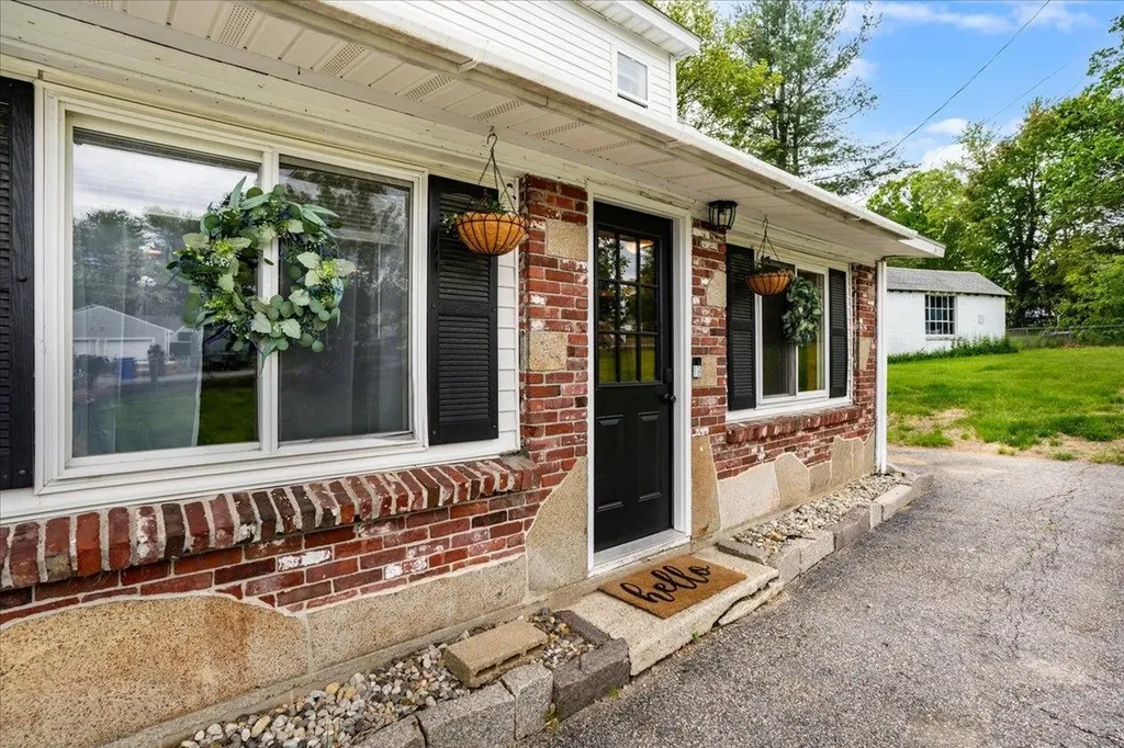 27 Eden Street Goffstown NH 03102