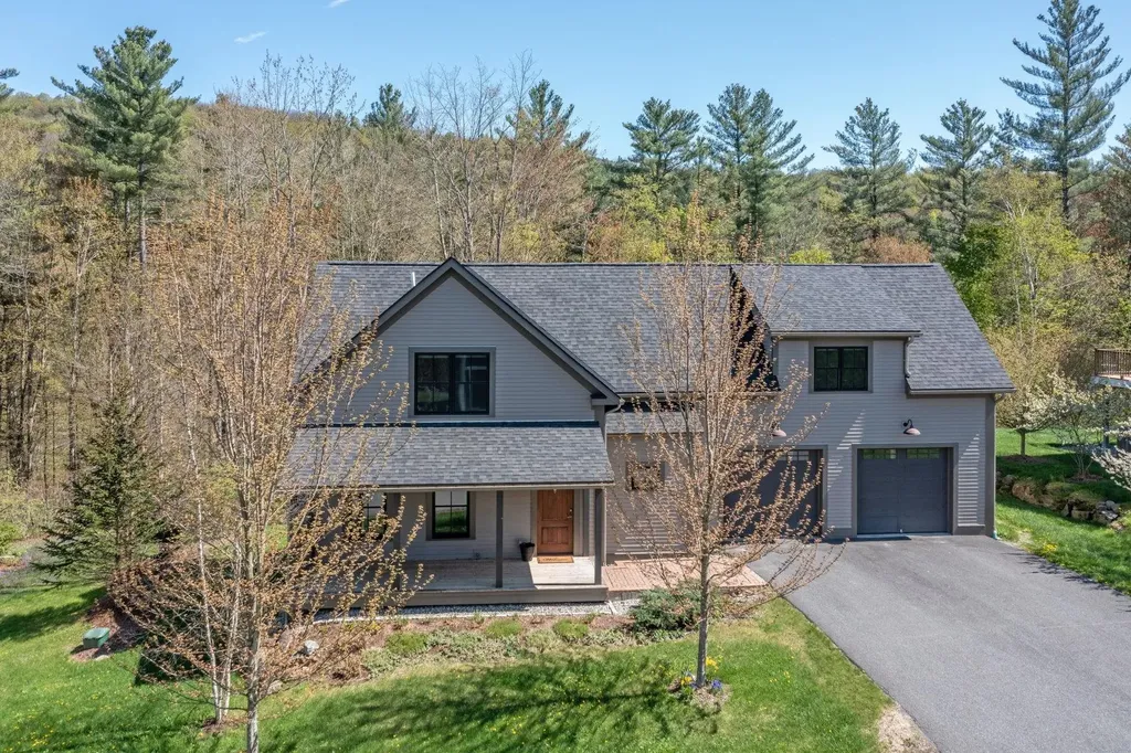 456 Thomas Lane Stowe VT 05672