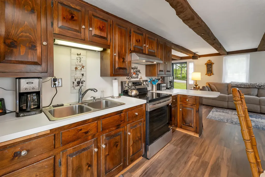 631 Oak Hill Road Northfield NH 03276