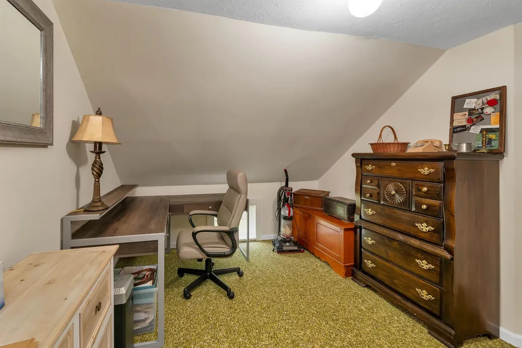 631 Oak Hill Road Northfield NH 03276