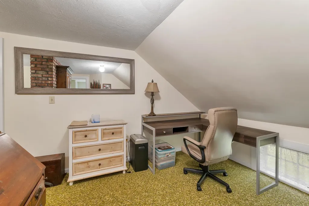 631 Oak Hill Road Northfield NH 03276