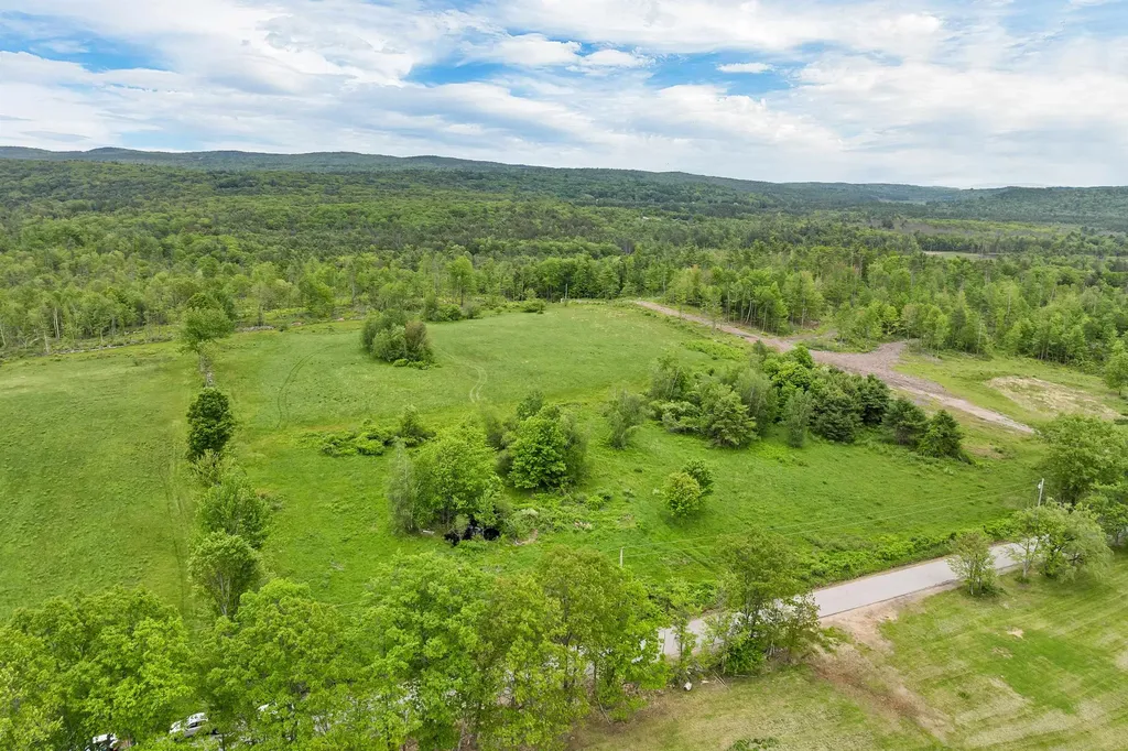 631 Oak Hill Road Northfield NH 03276