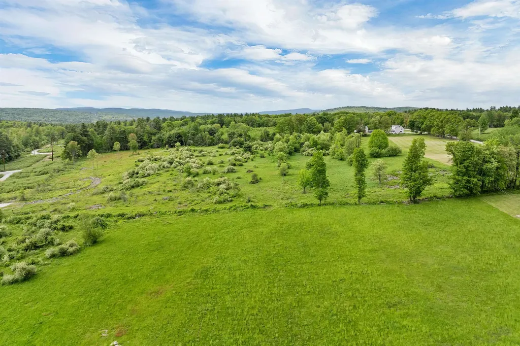 631 Oak Hill Road Northfield NH 03276