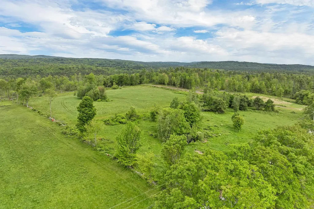 631 Oak Hill Road Northfield NH 03276