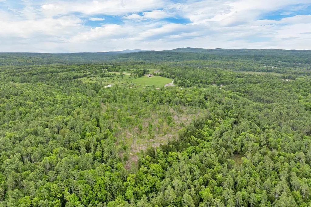 631 Oak Hill Road Northfield NH 03276