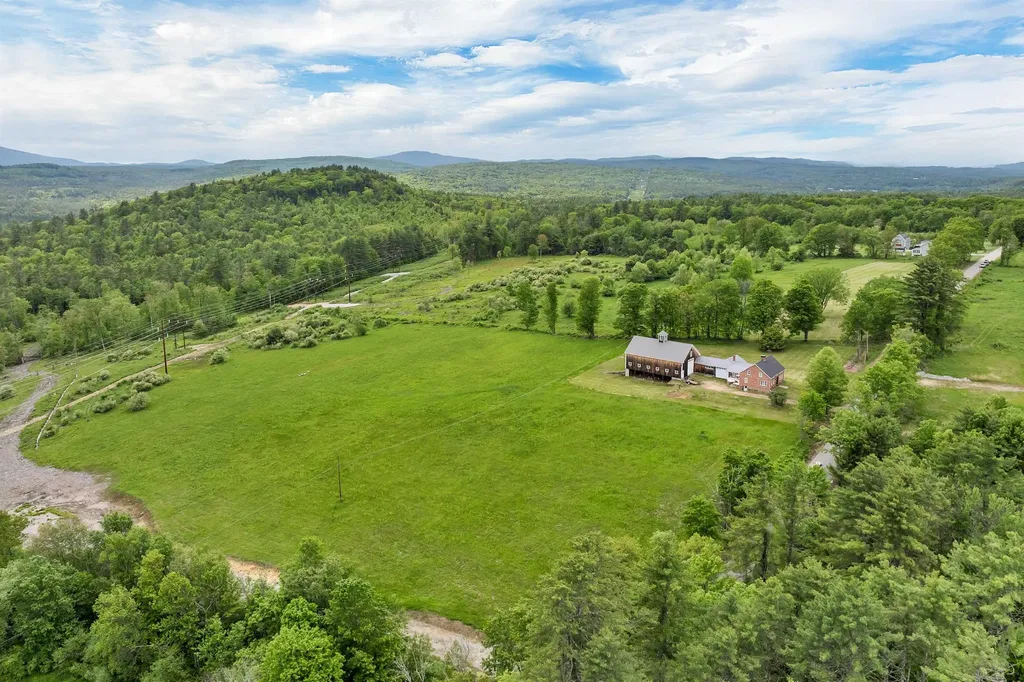 631 Oak Hill Road Northfield NH 03276