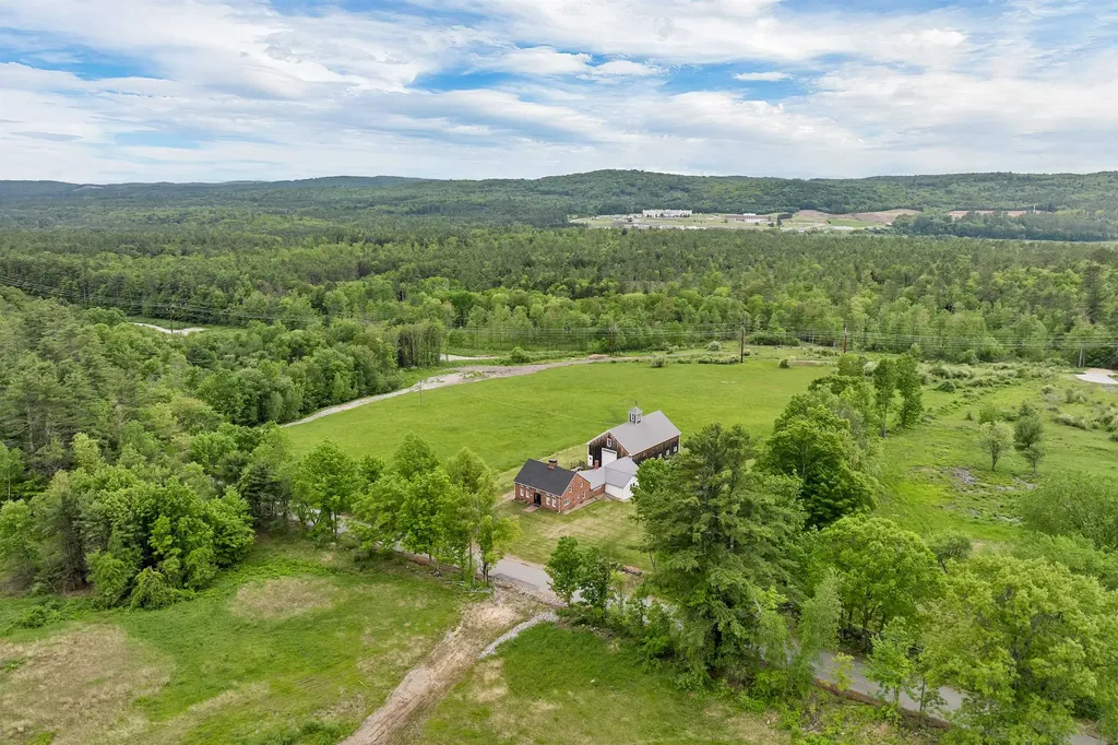 631 Oak Hill Road Northfield NH 03276