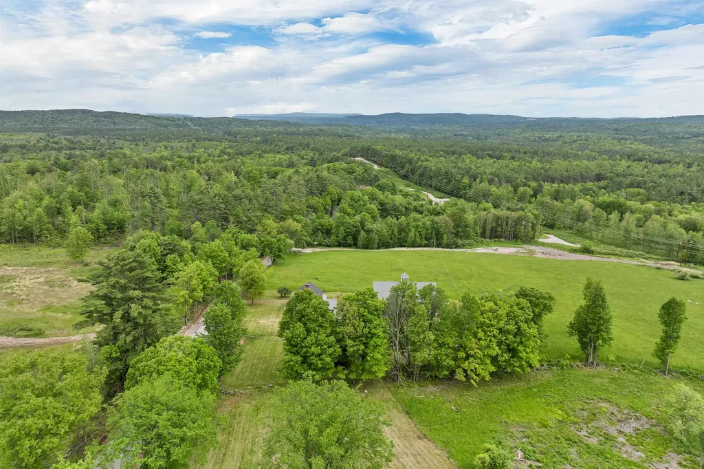 631 Oak Hill Road Northfield NH 03276
