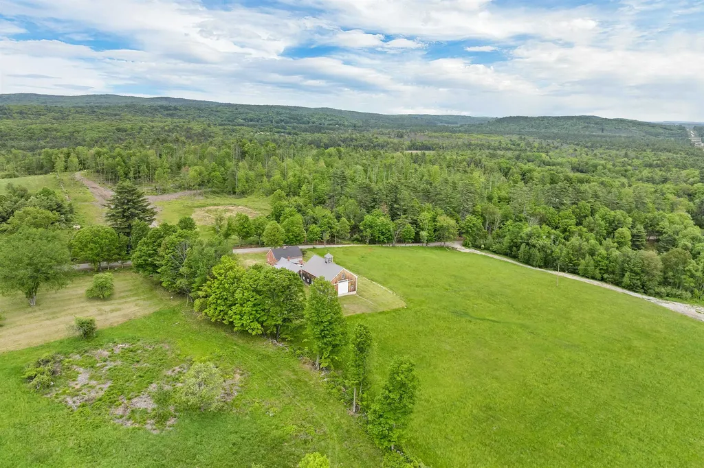631 Oak Hill Road Northfield NH 03276