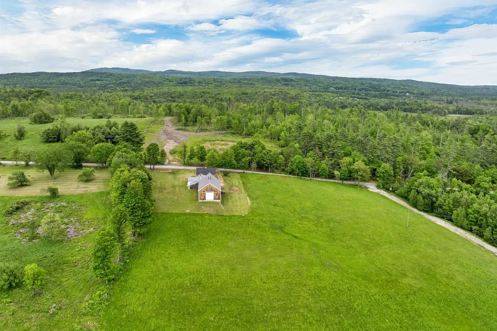 631 Oak Hill Road Northfield NH 03276