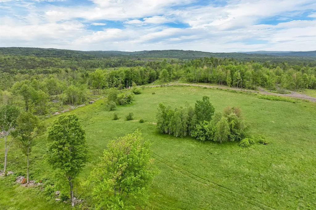 631 Oak Hill Road Northfield NH 03276