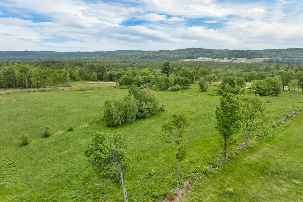 631 Oak Hill Road Northfield NH 03276