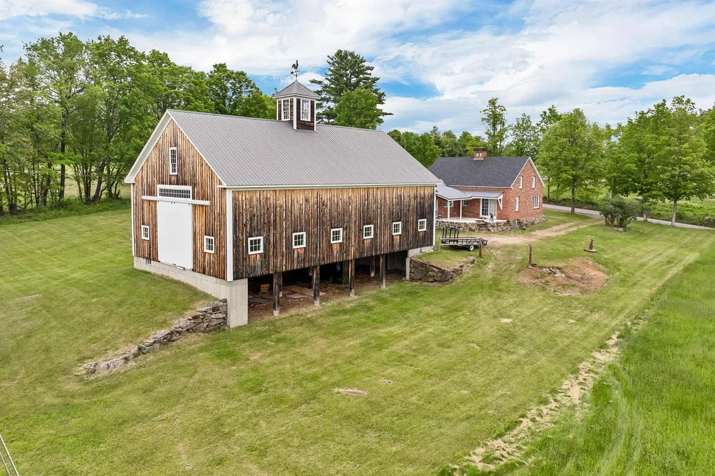 631 Oak Hill Road Northfield NH 03276