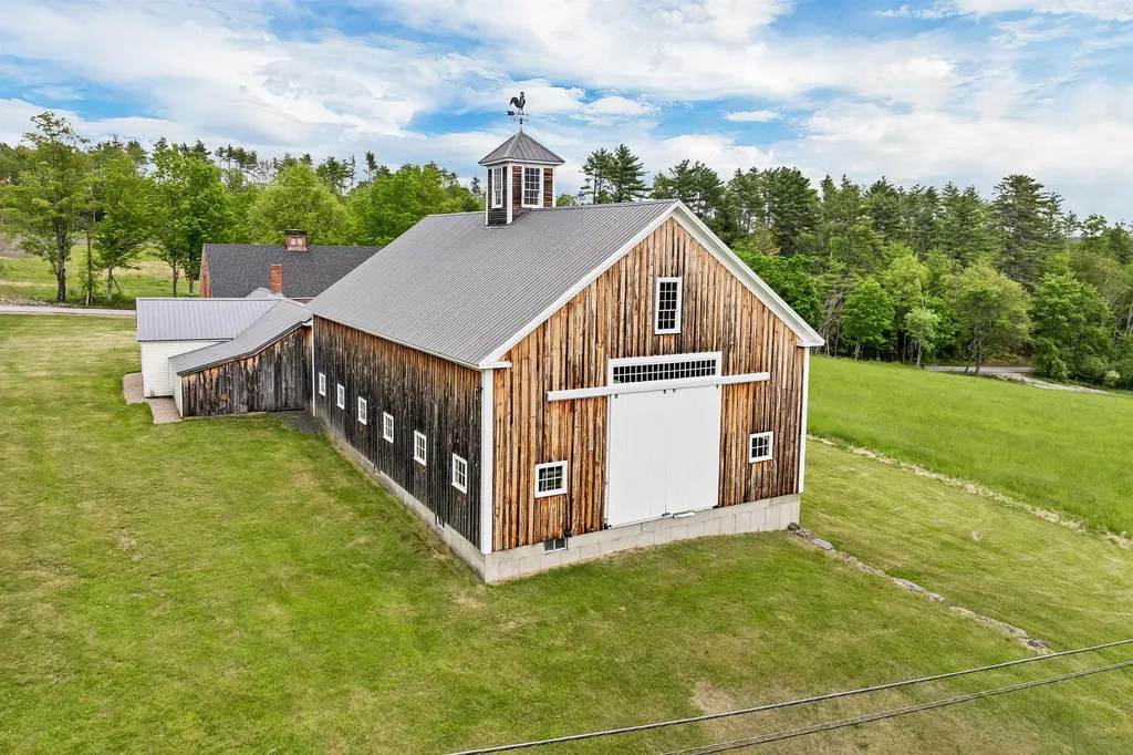 631 Oak Hill Road Northfield NH 03276