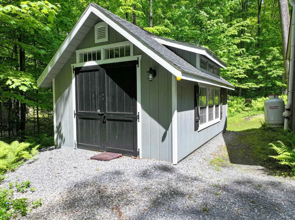 24 Oak Drive Middlebury VT 05753