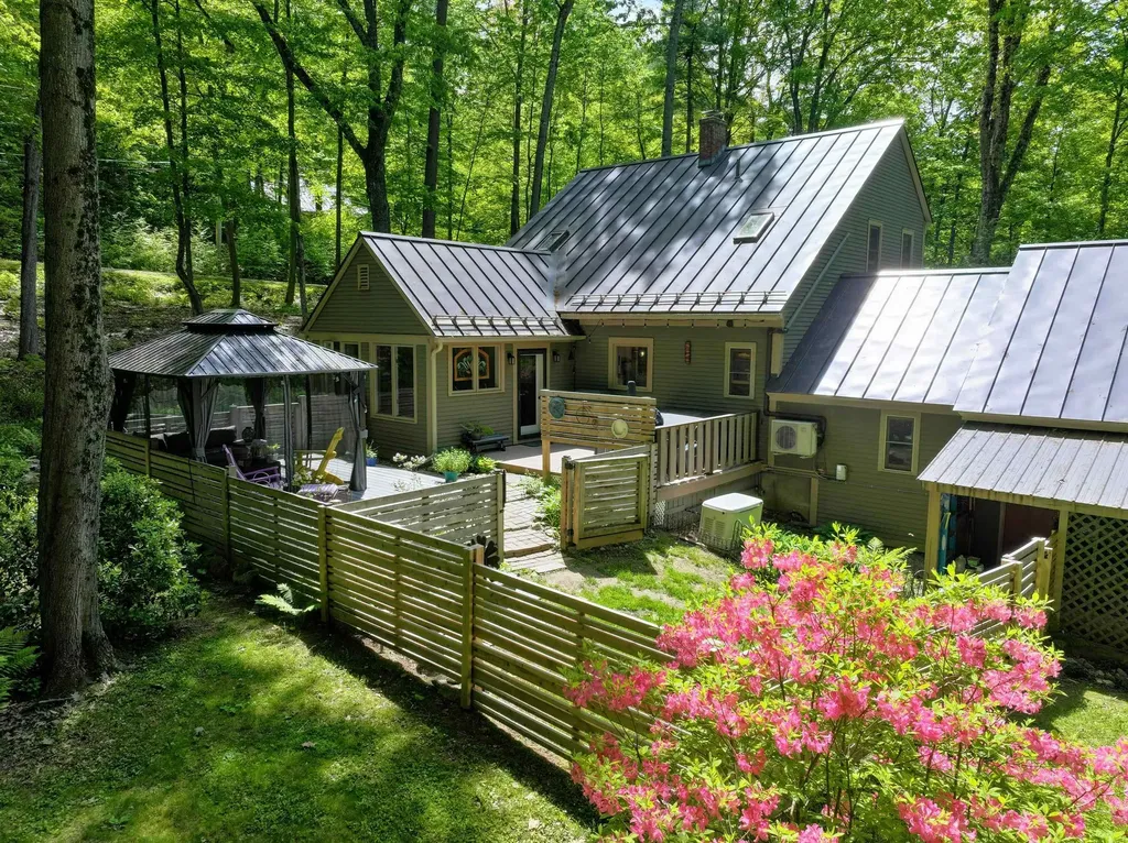 24 Oak Drive Middlebury VT 05753