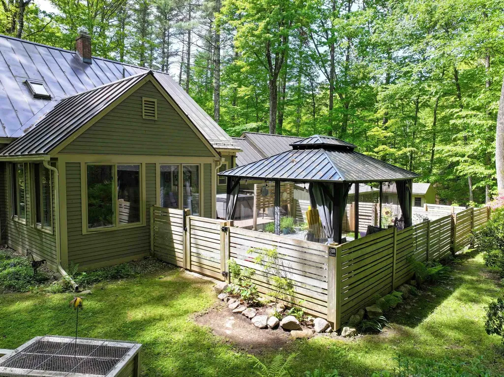 24 Oak Drive Middlebury VT 05753