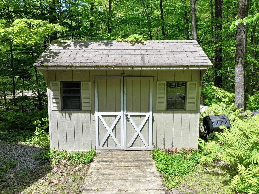 24 Oak Drive Middlebury VT 05753