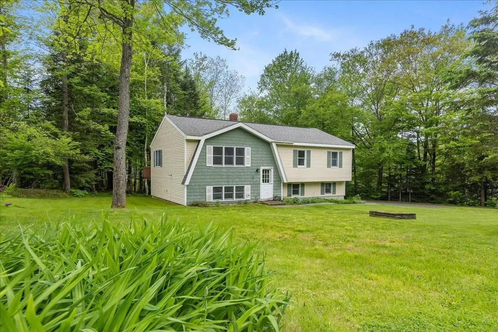 75 N Fairview Street Littleton NH 03561