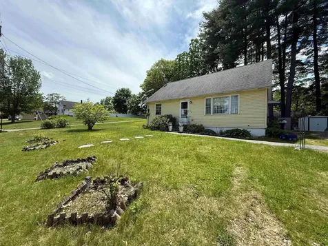18 Caron Avenue Nashua NH 03064