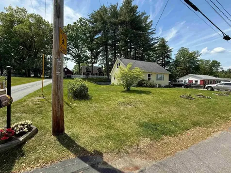 18 Caron Avenue Nashua NH 03064