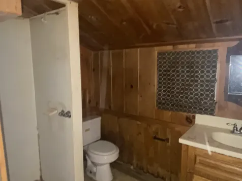 8769 Route 14 N Brookfield VT 05036