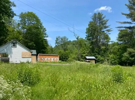 8769 Route 14 N Brookfield VT 05036