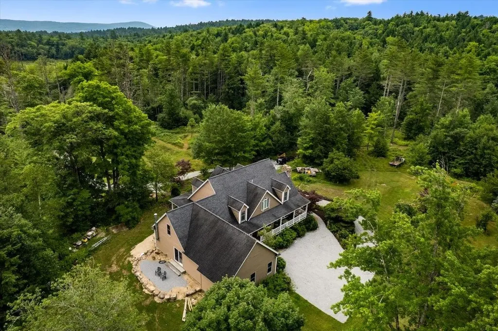 96 Dean Hill Road Hillsborough NH 03244