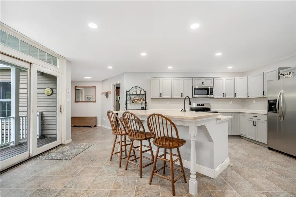 96 Dean Hill Road Hillsborough NH 03244