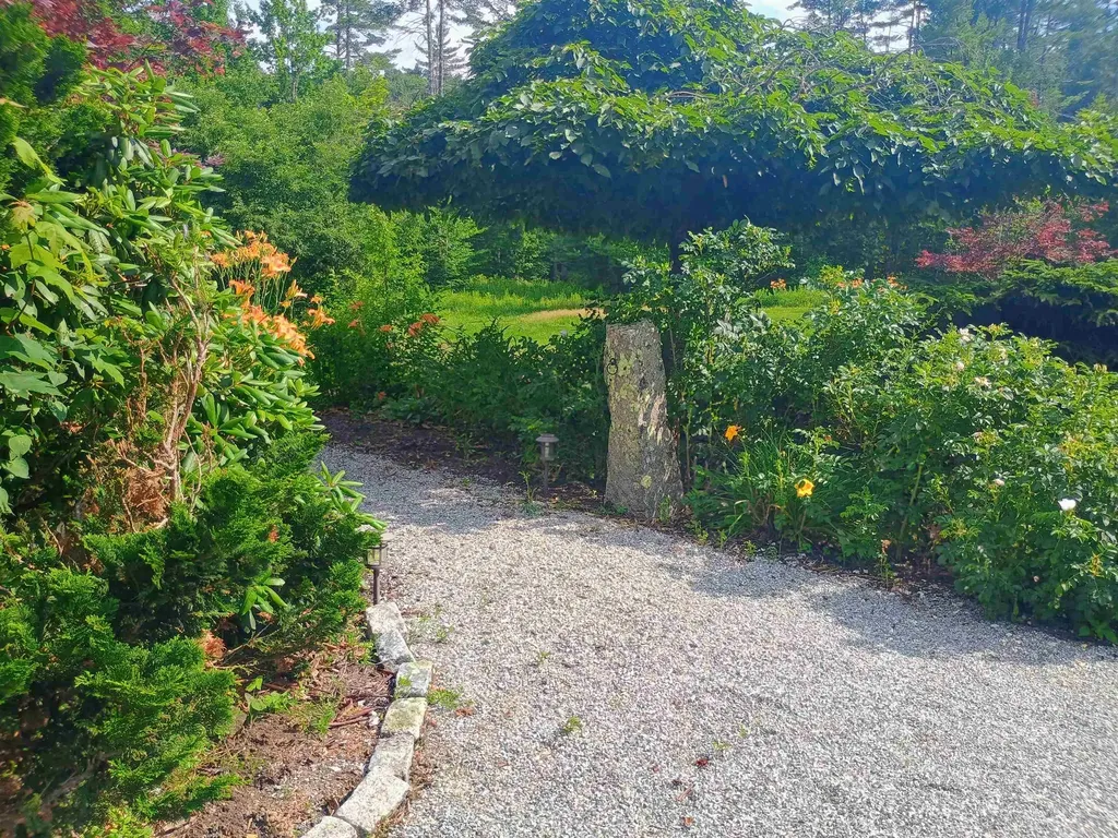 96 Dean Hill Road Hillsborough NH 03244