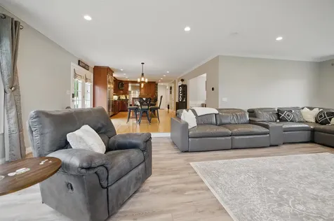 6 Zoe Lane Newton NH 03858