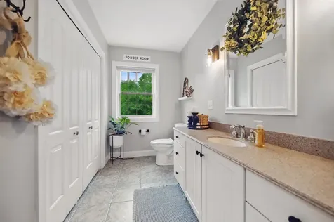 6 Zoe Lane Newton NH 03858