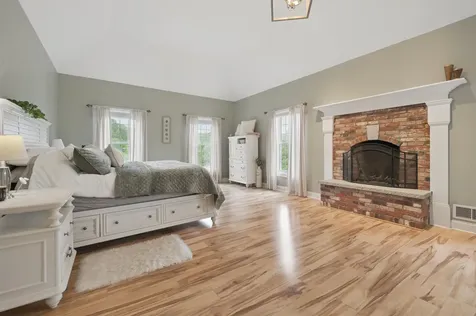 6 Zoe Lane Newton NH 03858