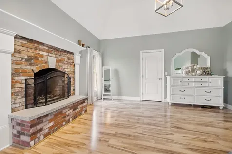 6 Zoe Lane Newton NH 03858