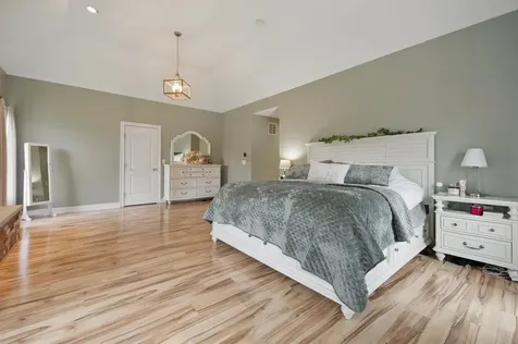 6 Zoe Lane Newton NH 03858