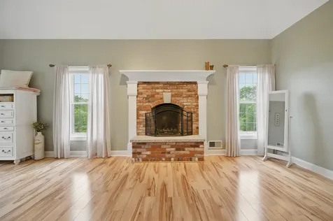 6 Zoe Lane Newton NH 03858