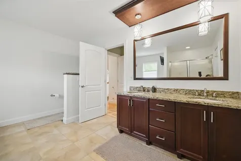 6 Zoe Lane Newton NH 03858