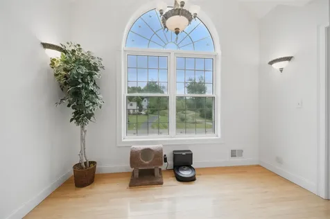 6 Zoe Lane Newton NH 03858