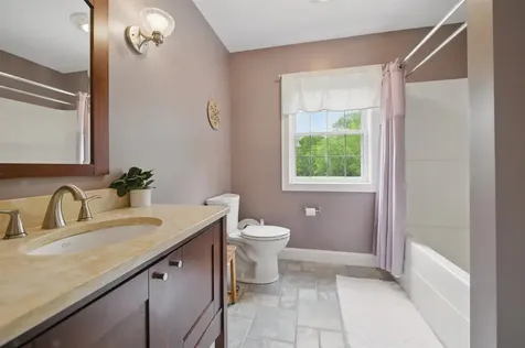 6 Zoe Lane Newton NH 03858