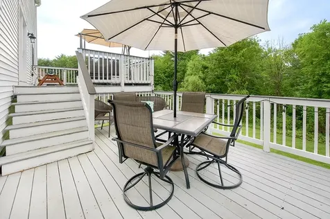 6 Zoe Lane Newton NH 03858