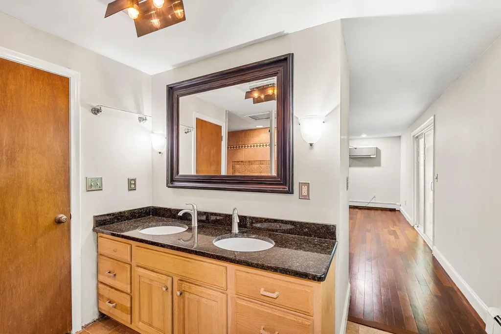 28 Olde Lantern Road Bedford NH 03110