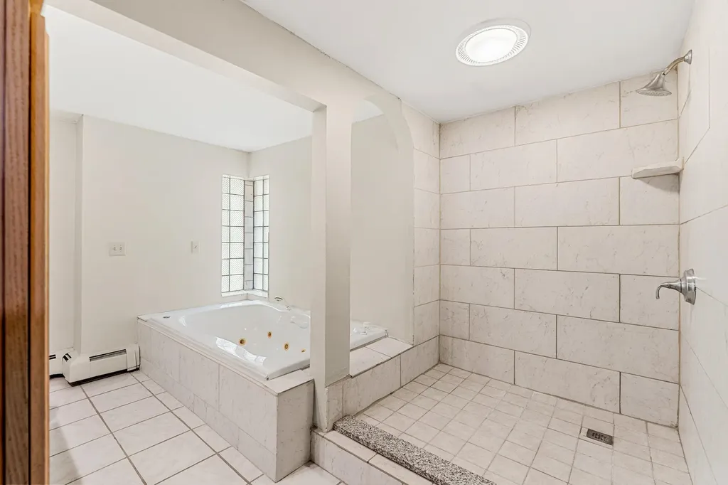 28 Olde Lantern Road Bedford NH 03110