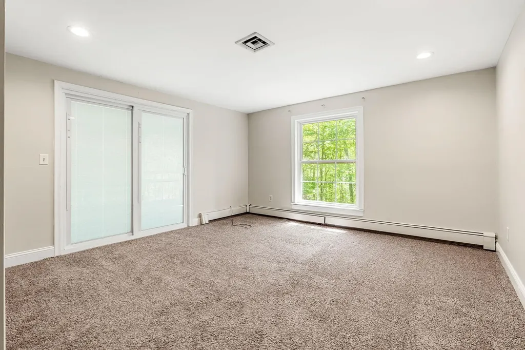 28 Olde Lantern Road Bedford NH 03110