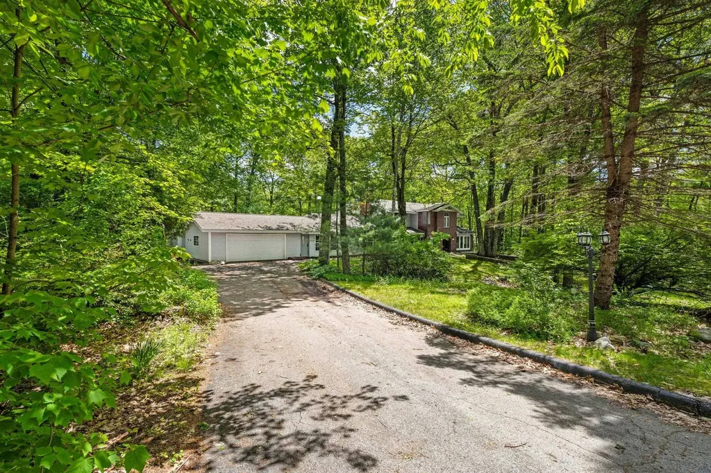 28 Olde Lantern Road Bedford NH 03110