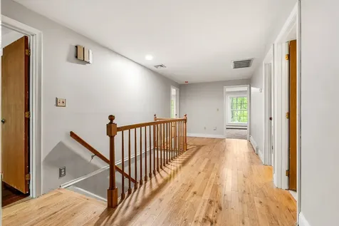 28 Olde Lantern Road Bedford NH 03110