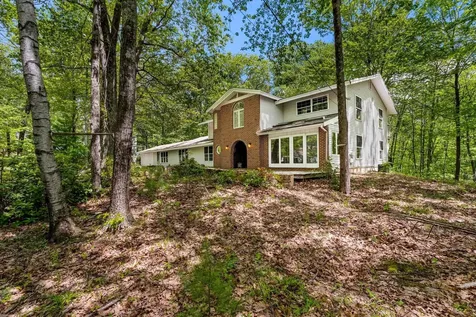 28 Olde Lantern Road Bedford NH 03110