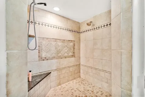 28 Olde Lantern Road Bedford NH 03110