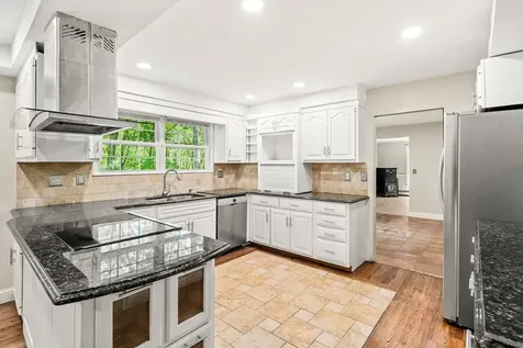 28 Olde Lantern Road Bedford NH 03110