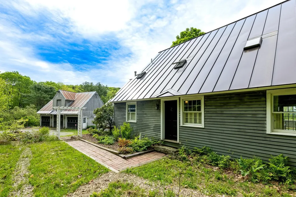 647 Pero Hill Road Thetford VT 05075
