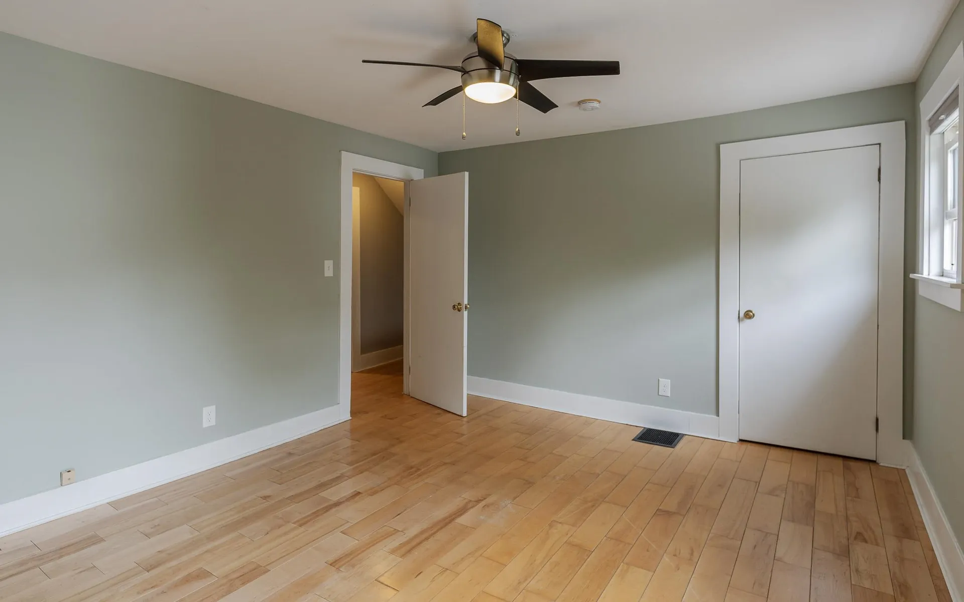 16 Damon Court Keene NH 03431